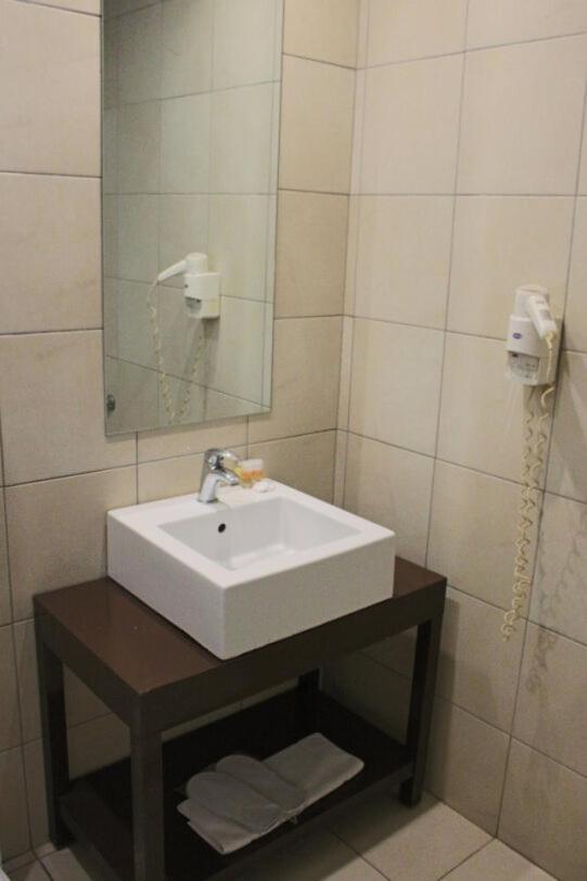 Inoh Hotel Афины Экстерьер фото